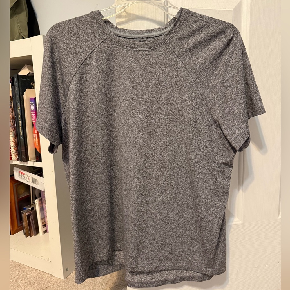 Lululemon License to Train classic fit shirt